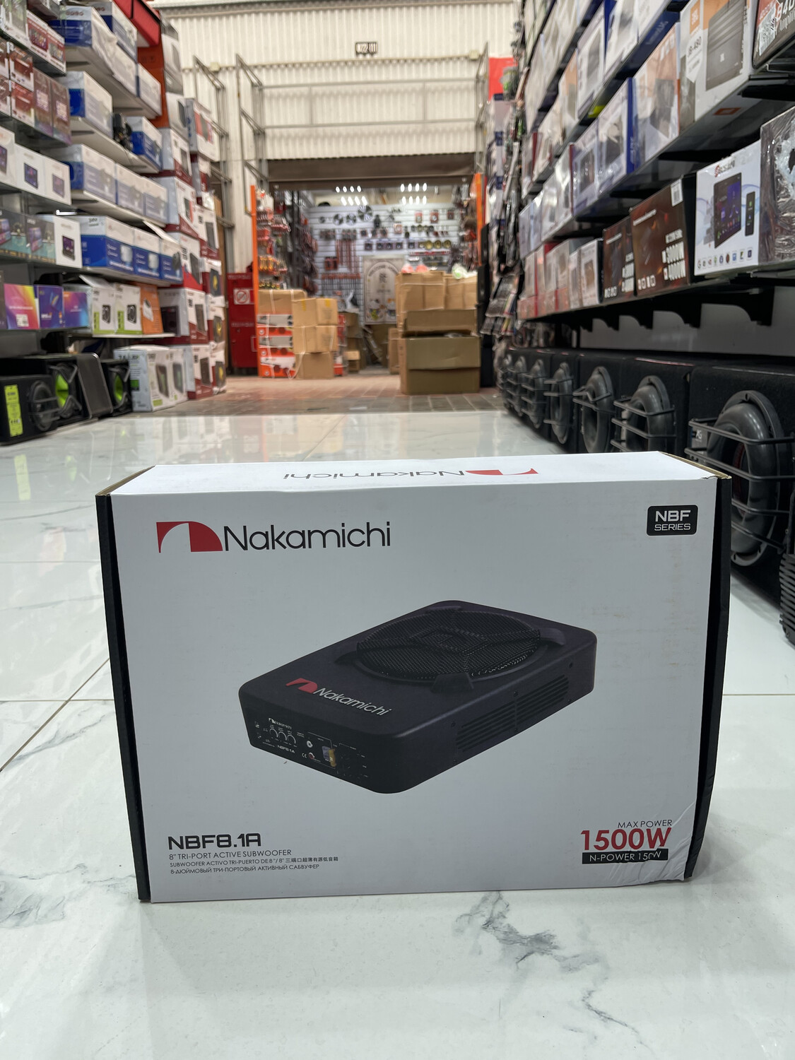 Nakamichi NBF8.1 R саббуфер под сиденье
